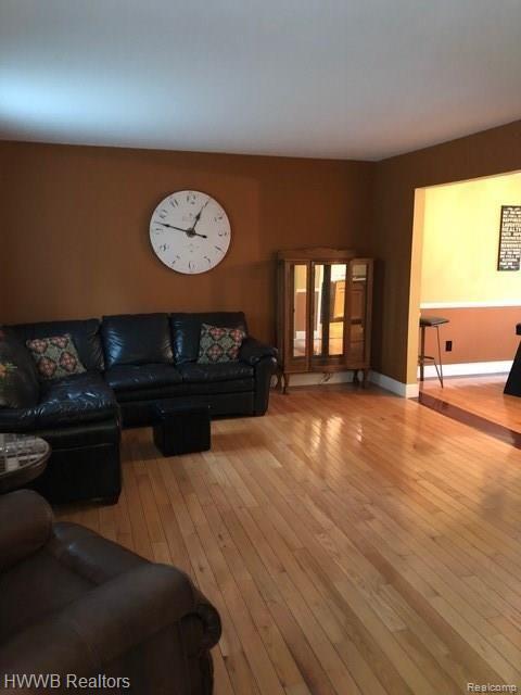 3555 Salem Road Troy, MI 48084 - Photo 2 of 25 2.JPEG