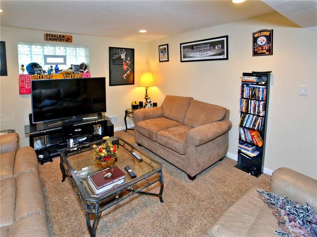 593 Lorraine Road Pittsburgh, PA 15221 - Photo 15 of 24 Gallery Image 15