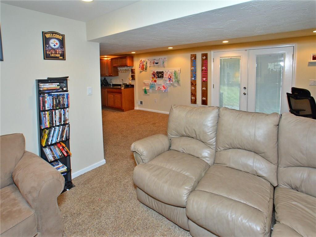 593 Lorraine Road Pittsburgh, PA 15221 - Photo 16 of 24 Gallery Image 16