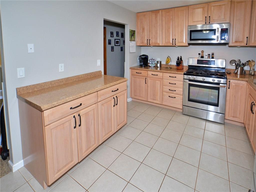 593 Lorraine Road Pittsburgh, PA 15221 - Photo 5 of 24 Gallery Image 5