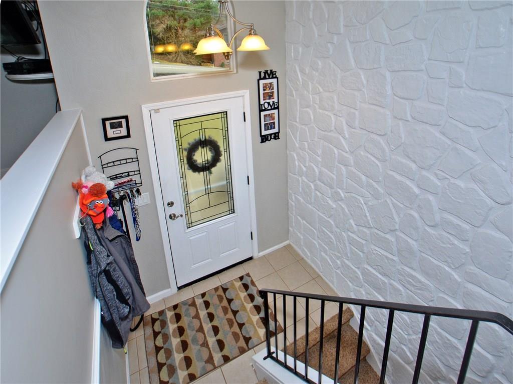 593 Lorraine Road Pittsburgh, PA 15221 - Photo 9 of 24 Gallery Image 9