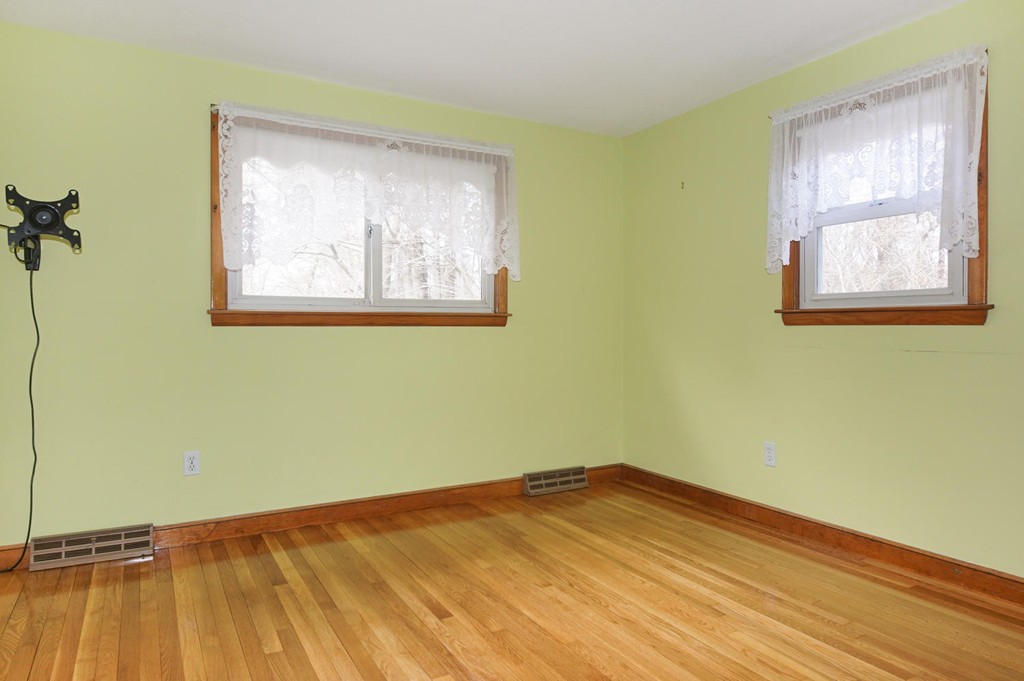2 Richfield Road Burlington, MA 01803 - Photo 11 of 13 Gallery Image 11