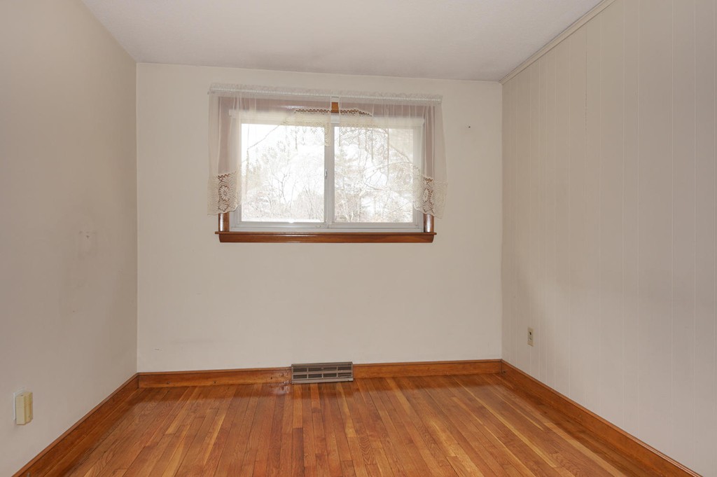 2 Richfield Road Burlington, MA 01803 - Photo 12 of 13 Gallery Image 12