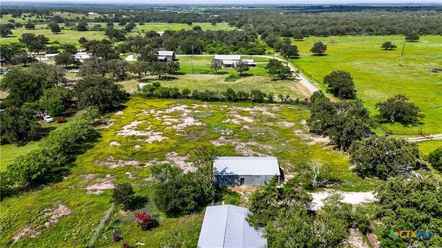 a picture of lake view