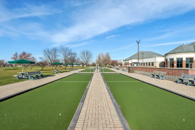 a view of residential houses with city street