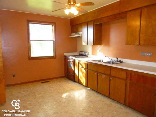 5788 Kilgore Road Avoca, MI 48006 - Photo 30 of 46 more in law suite kitchen