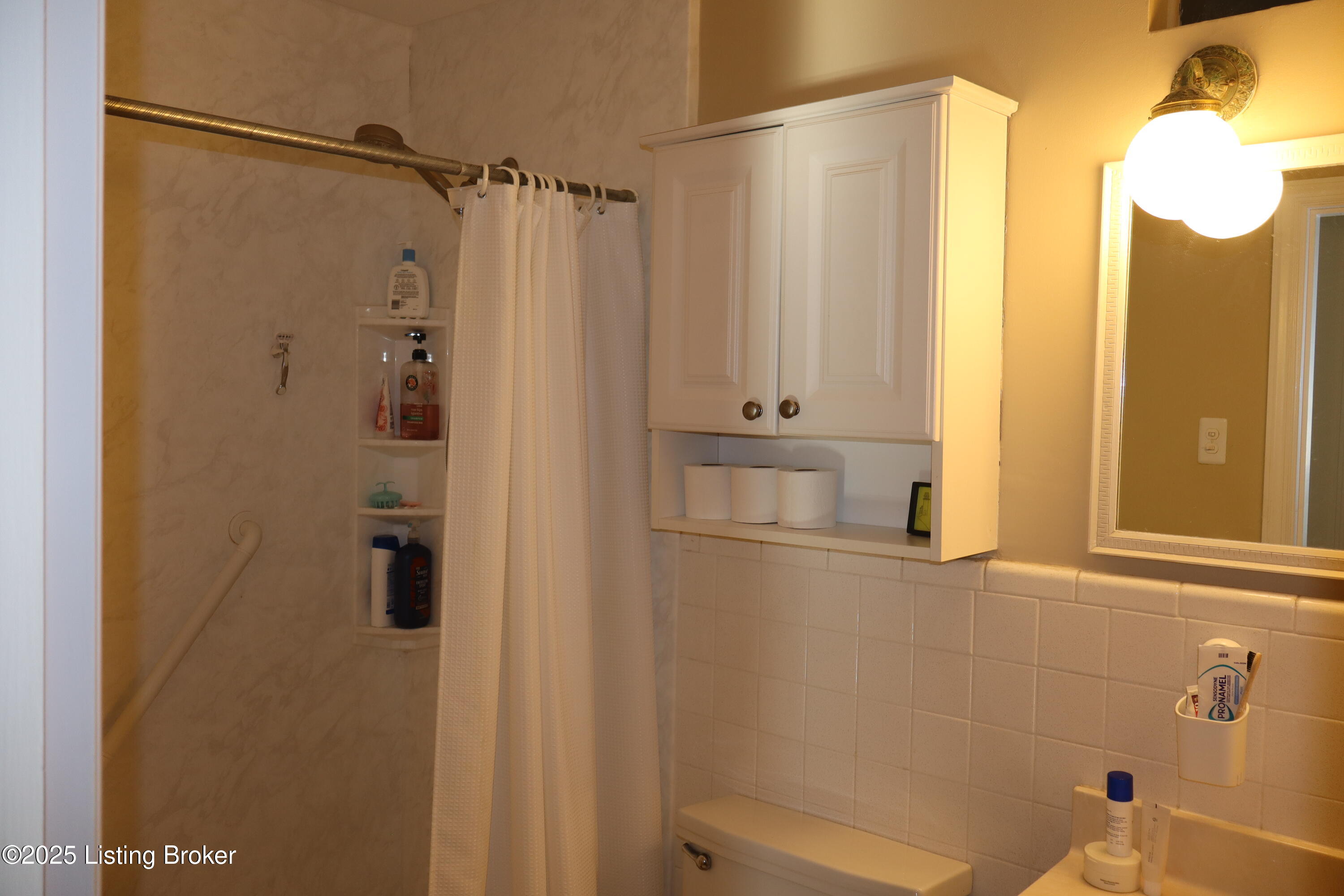 1933 Buttonwood Road Louisville, KY 40222 - Photo 20 of 37 IMG_0586