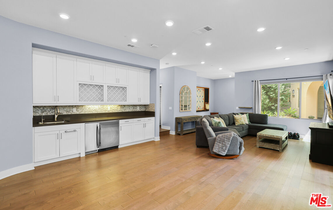 116 Catalyst Irvine, CA 92618 - Photo 14 of 75
