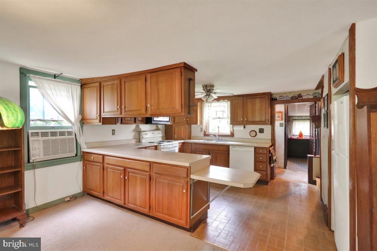 2315 Strasburg Road Coatesville, PA 19320 - Photo 8 of 33