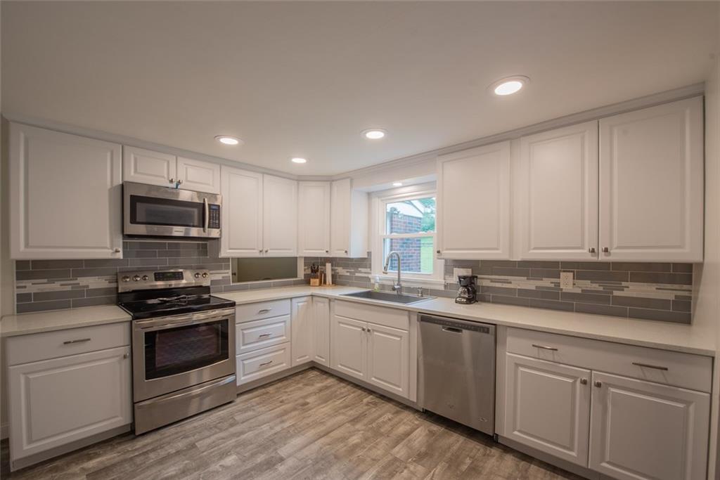 211 Rush Valley Road Monroeville, PA 15146 - Photo 11 of 25 13x12 Kitchen