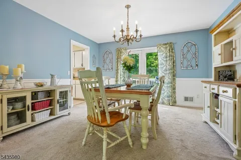 $600,000 | 16 Old Mountain Road, Lebanon, NJ 08833