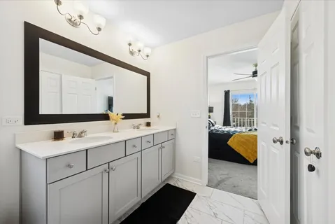 $420,000 | 9272 West 143rd Street, Orland Park, IL 60462