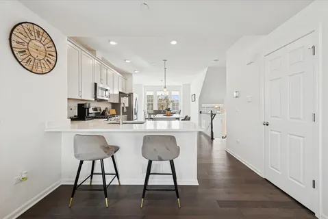 $420,000 | 9272 West 143rd Street, Orland Park, IL 60462