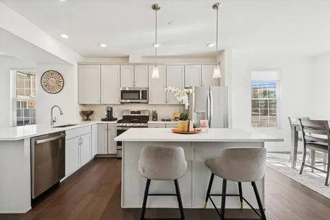 $420,000 | 9272 West 143rd Street, Orland Park, IL 60462