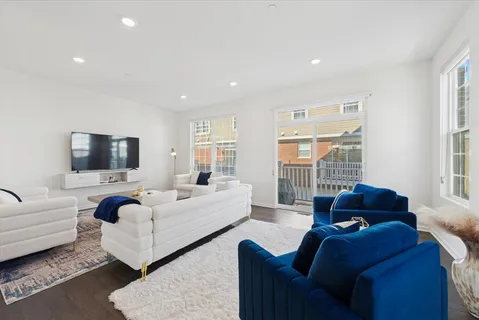 $420,000 | 9272 West 143rd Street, Orland Park, IL 60462