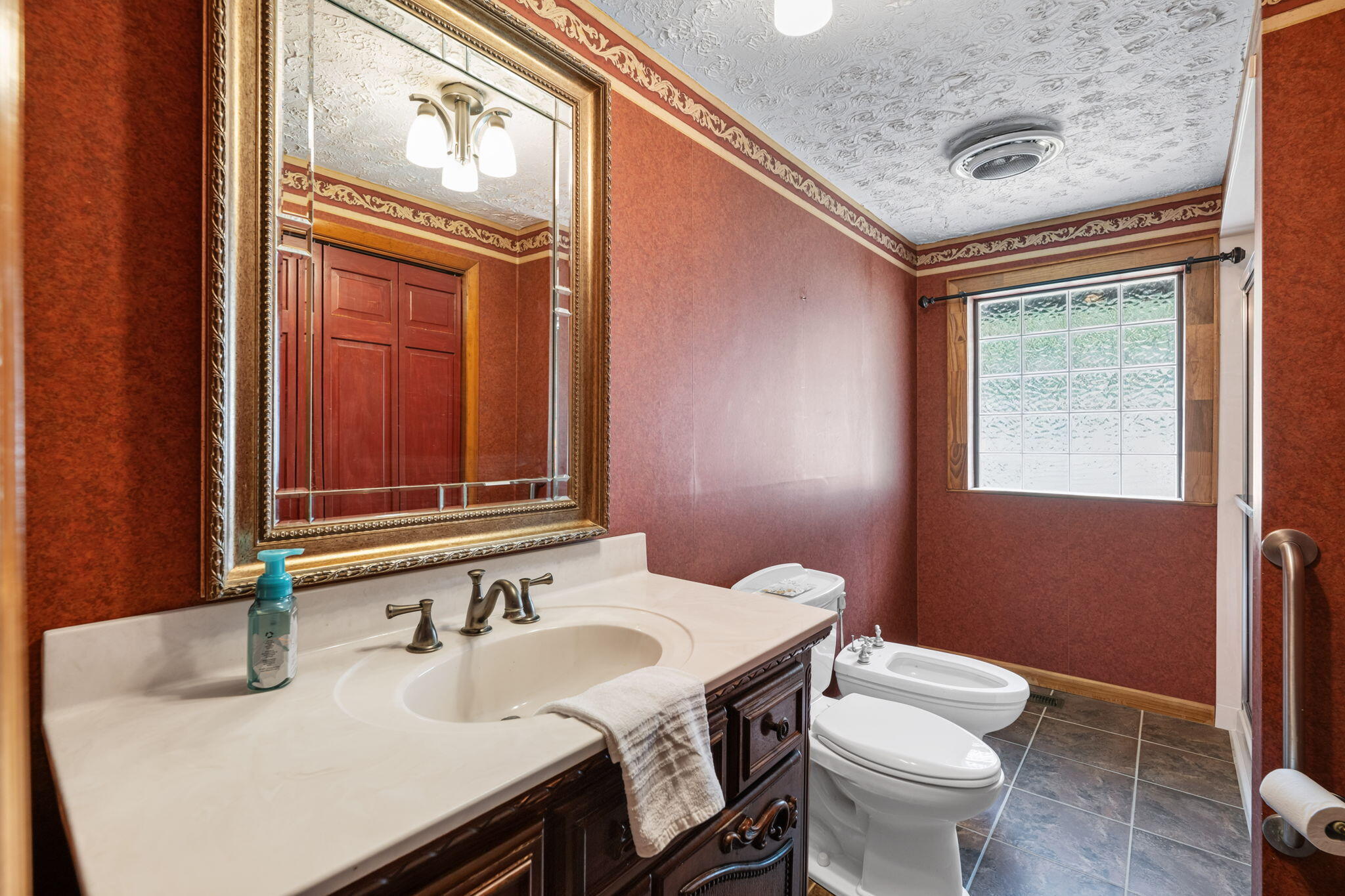 407 White Road Chattanooga, TN 37421 - Photo 22 of 64 Guest bathroom