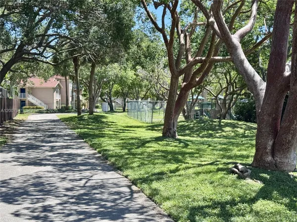 $2,200 | 10420 Southwest 158th Court, Unit 306, Miami, FL 33196