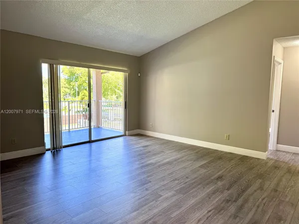 $2,200 | 10420 Southwest 158th Court, Unit 306, Miami, FL 33196