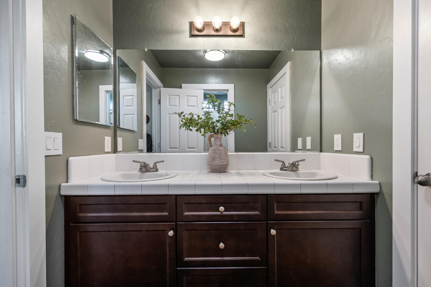 2476 North Riesling Avenue Hanford, CA 93230 - Photo 50 of 77