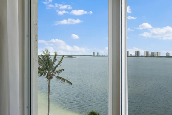 $3,200 | 301 Lake Shore Drive, Unit 802, Lake Park, FL 33403