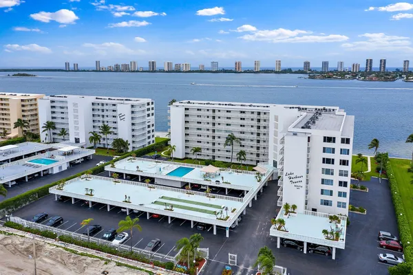 $3,200 | 301 Lake Shore Drive, Unit 802, Lake Park, FL 33403