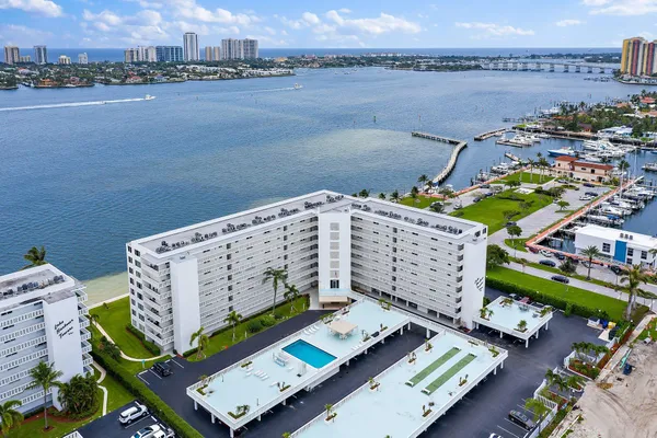 $3,200 | 301 Lake Shore Drive, Unit 802, Lake Park, FL 33403