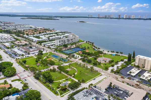 $3,200 | 301 Lake Shore Drive, Unit 802, Lake Park, FL 33403