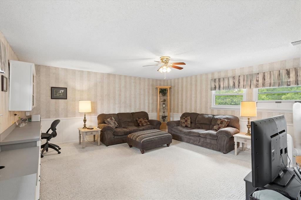 1401 Clover Hill Road Mansfield, TX 76063 - Photo 14 of 25