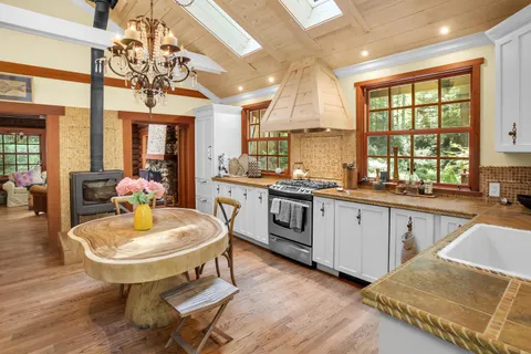 $1,599,000 | 131 Buss Road, La Honda, CA 94020