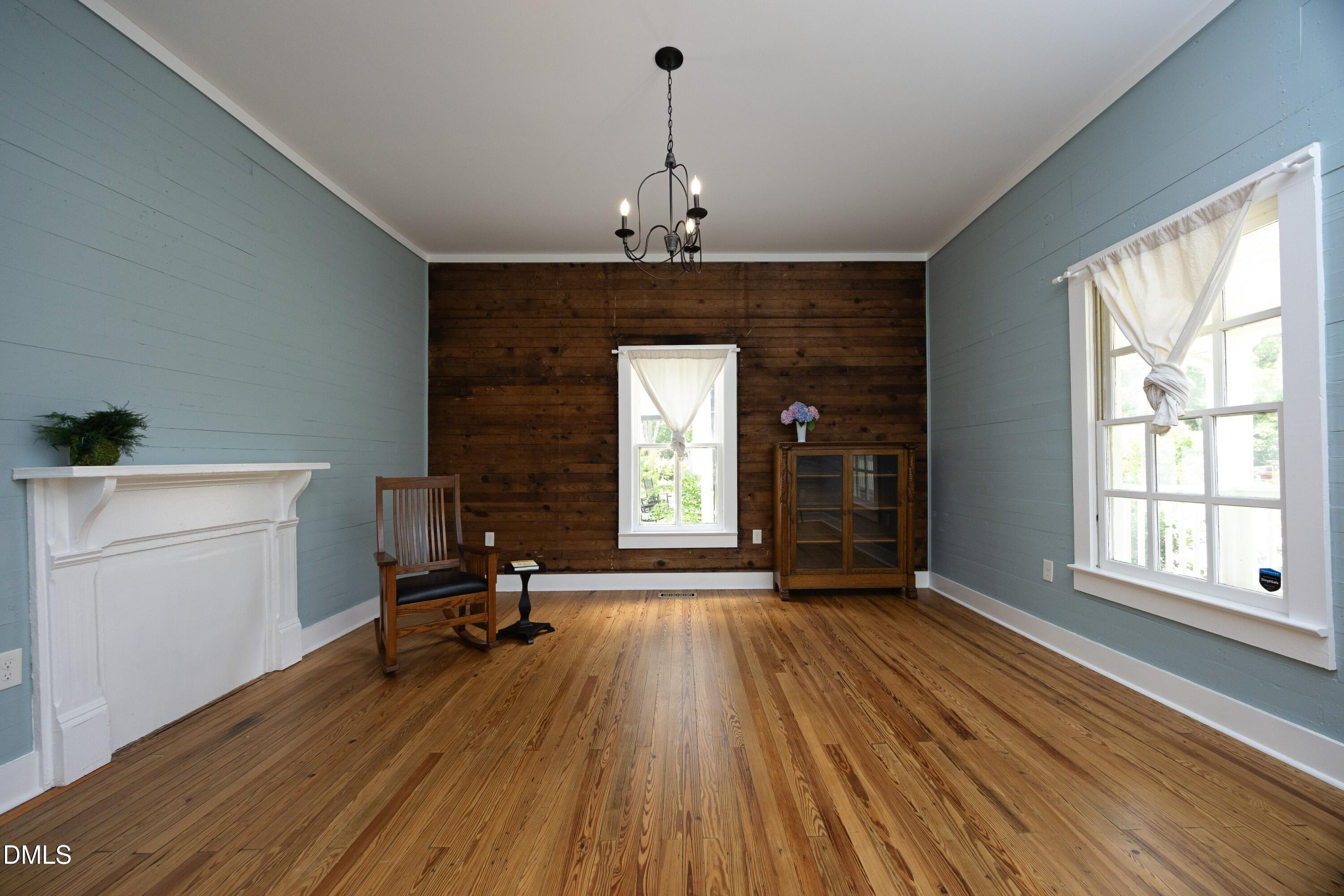 1702 East Main Street Durham, NC 27703 - Photo 6 of 29 09Living