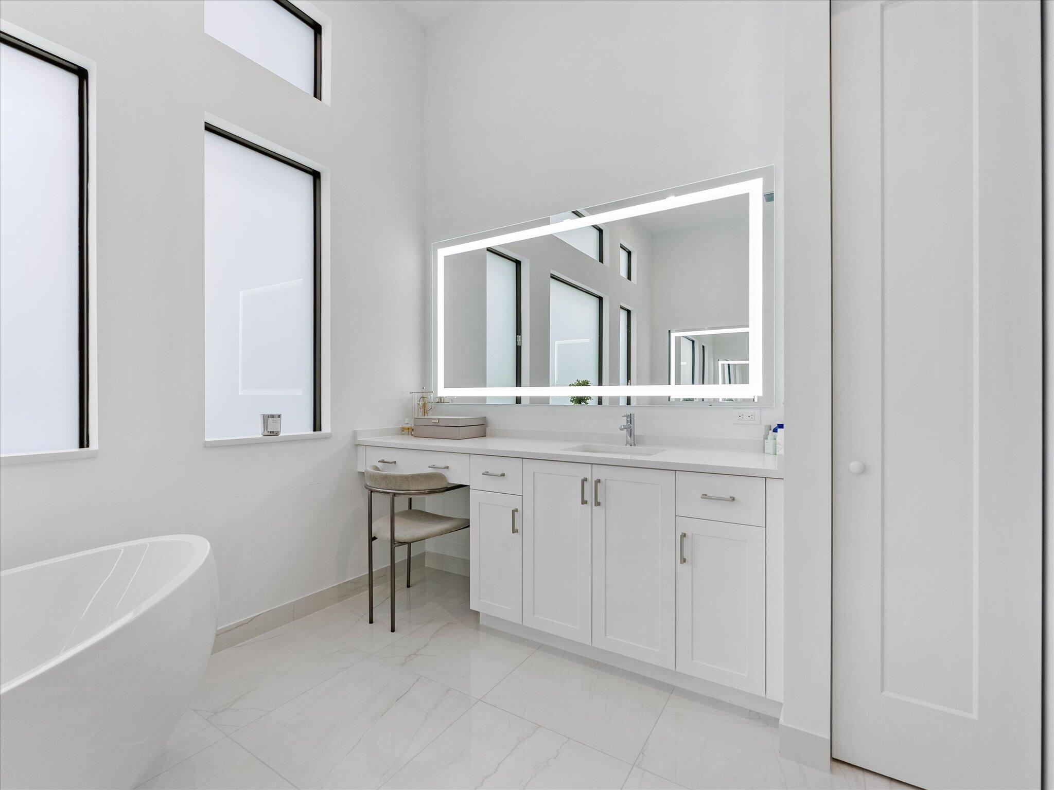 9273 Sunflower Mdw Road Boca Raton, FL 33434 - Photo 18 of 39 Primary Bathroom