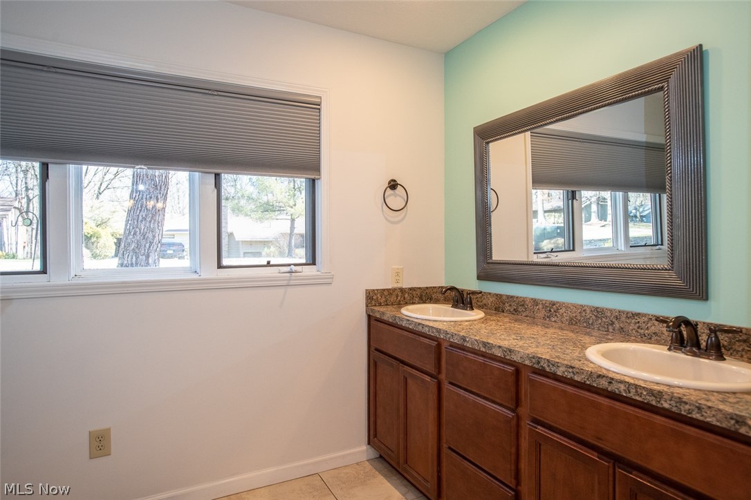 12240 Moss Point Road Strongsville, OH 44136 - Photo 26 of 35 Gallery Image 26
