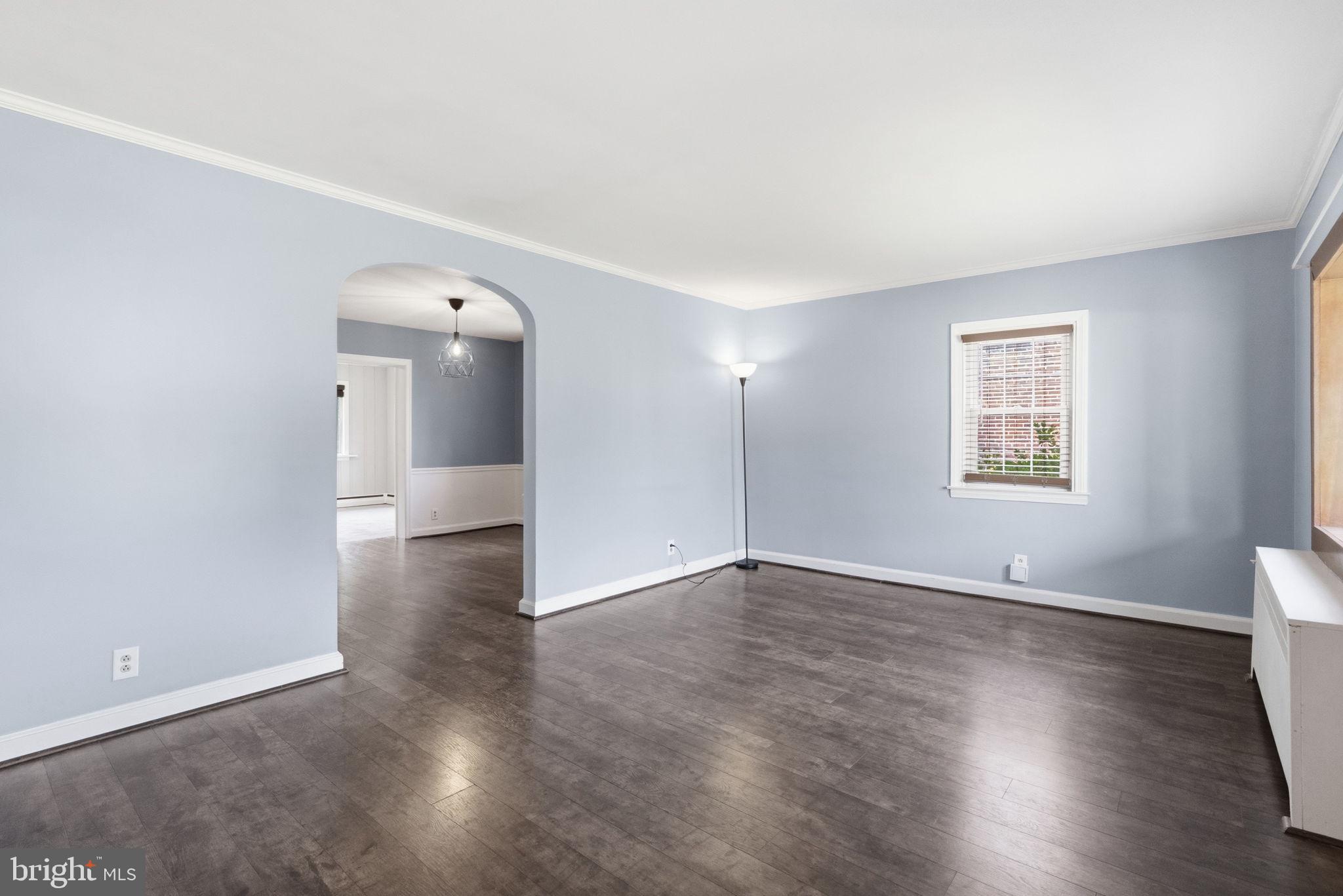 152 Treaty Road Drexel Hill, PA 19026 - Photo 6 of 31 Living Room
