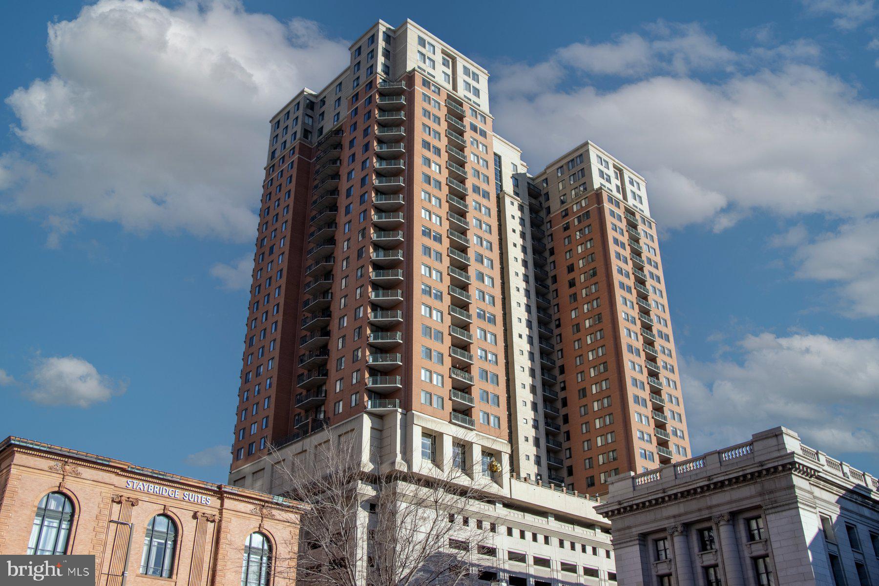 414 Water Street, Unit 2512 Baltimore, MD 21202 - Photo 2 of 40 a front view of a building