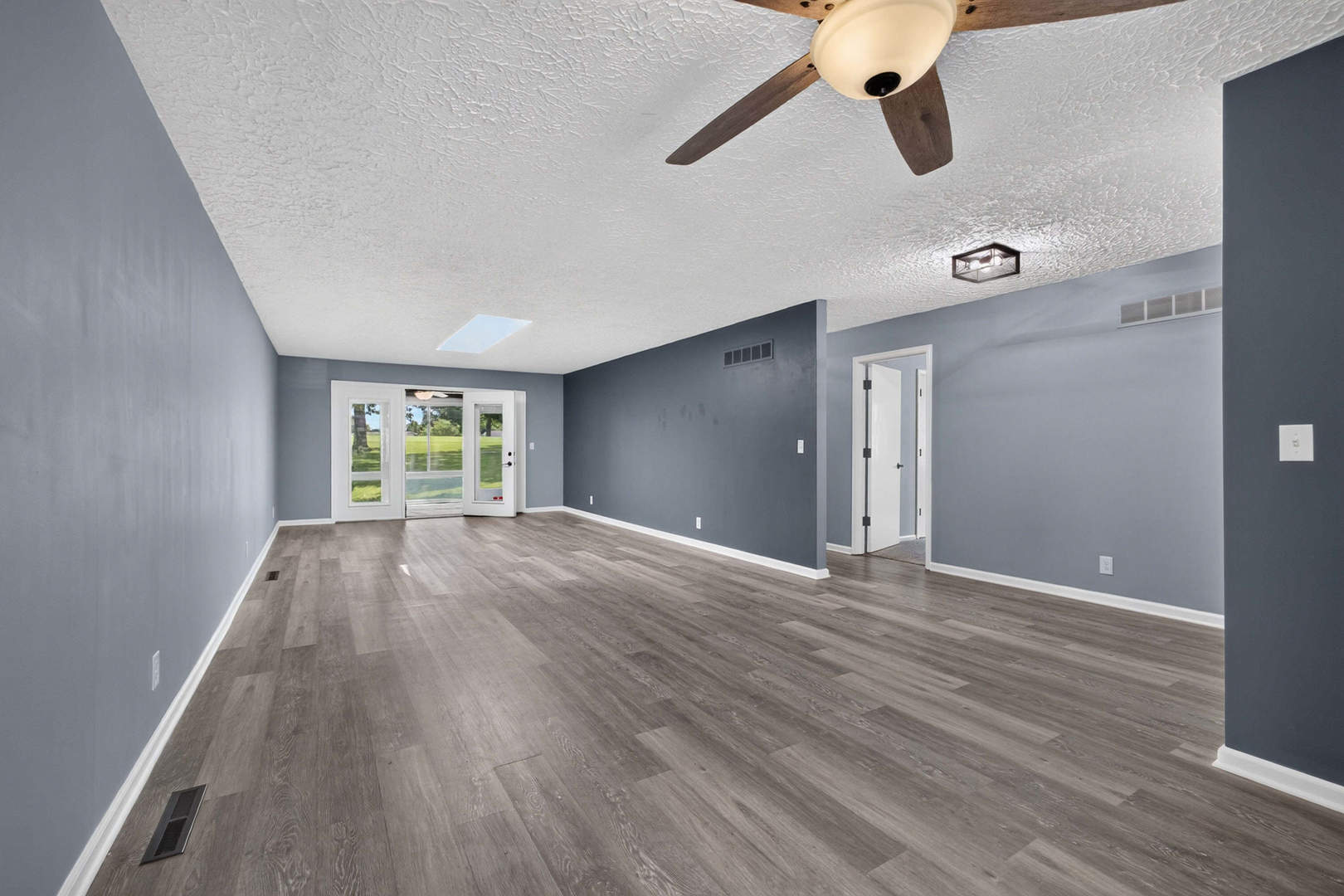 6401 Utica Ridge Road, Unit 12 Davenport, IA 52807 - Photo 12 of 35