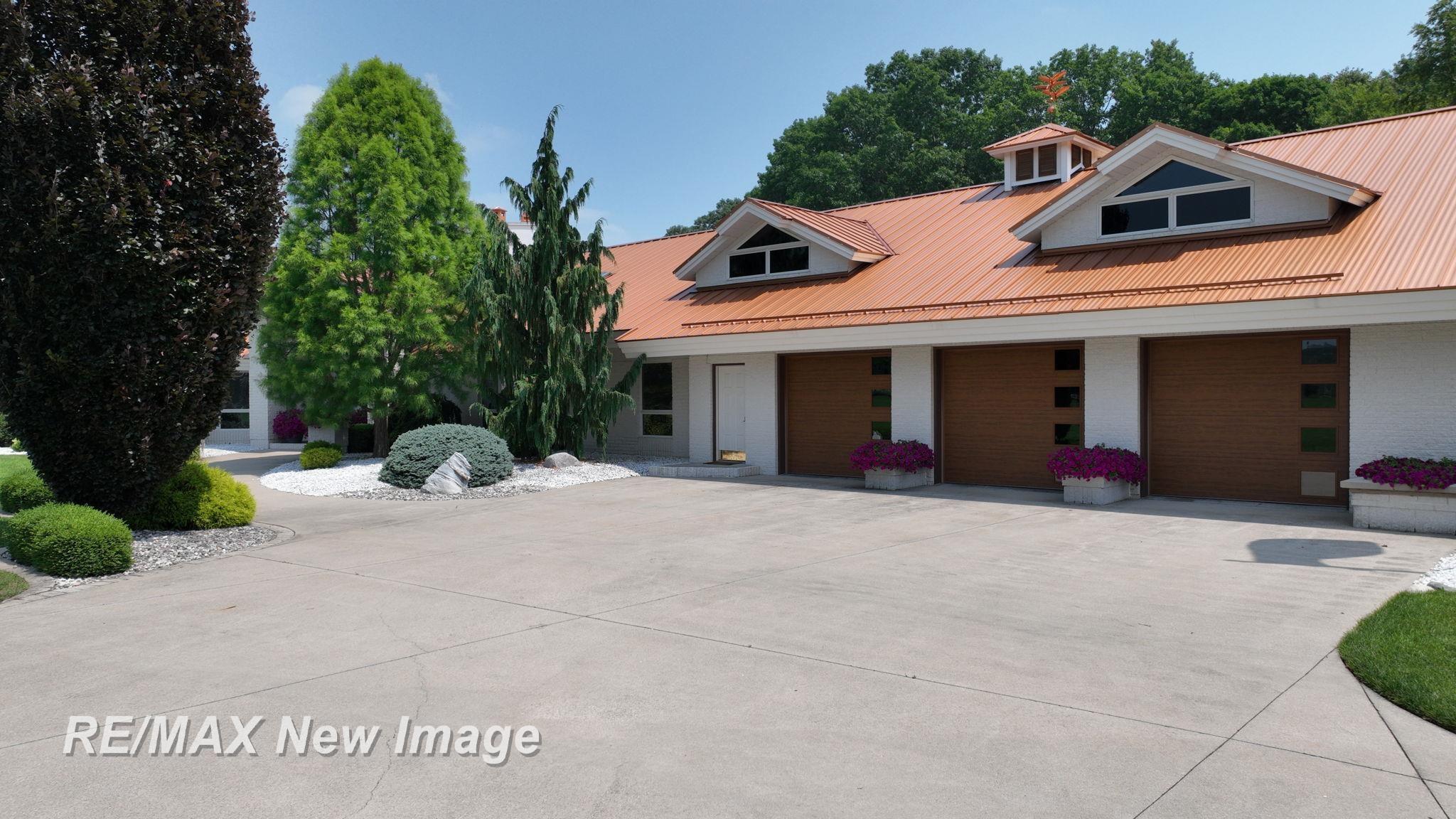 1134 North Graham Road Saginaw, MI 48609 - Photo 10 of 80