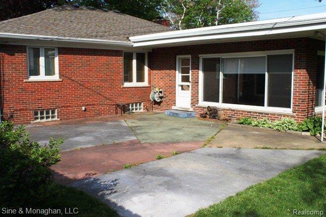 211 Ridgemont Road Grosse Pointe, MI 48236 - Photo 23 of 25 IMG_0533.JPG