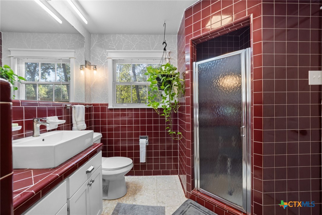 2509 Forest Trail Temple, TX 76502 - Photo 26 of 42 a bathroom with a sink toilet and shower