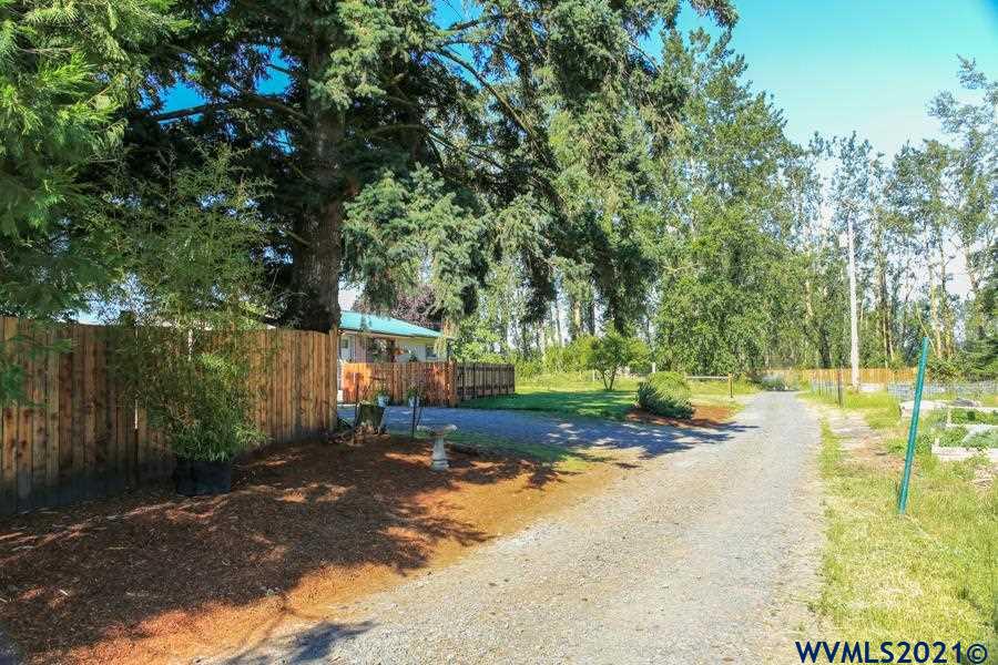 7968 Stayton Road Southeast Turner, OR 97392 - Photo 2 of 42