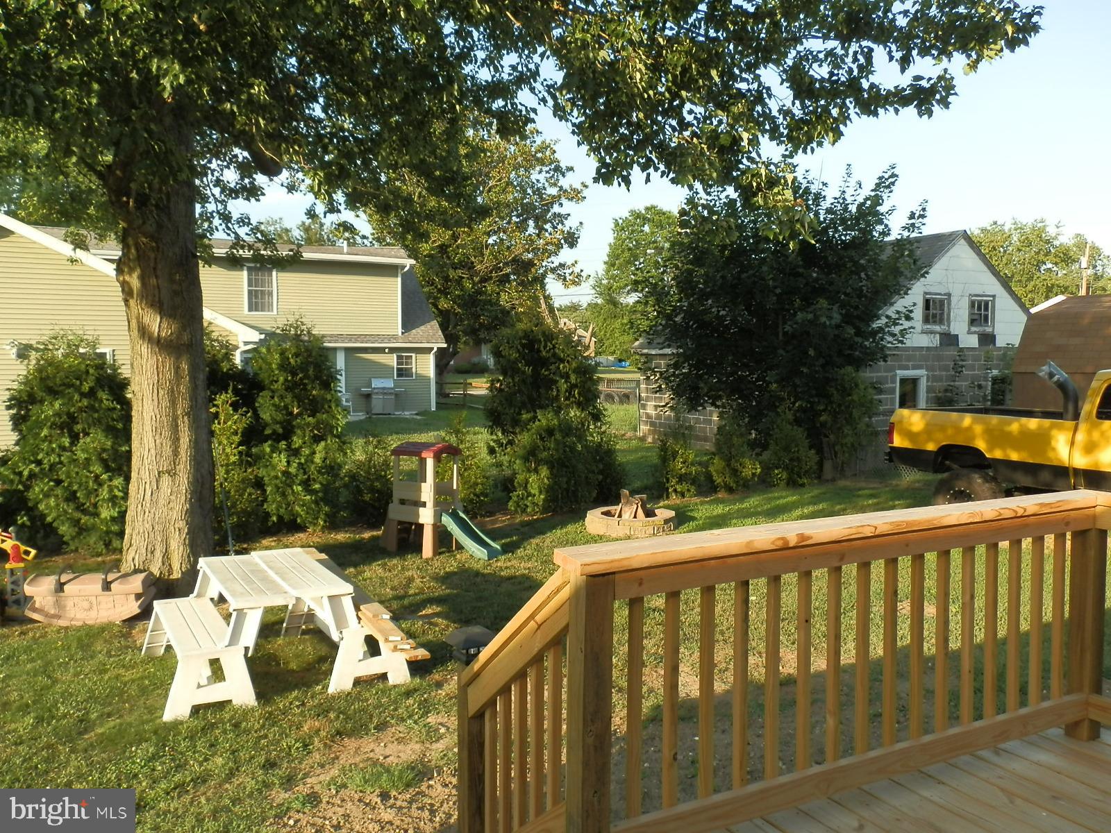 10 Georgia Road Pennsville, NJ 08070 - Photo 14 of 48 a view of a two chairs and table in the balcony
