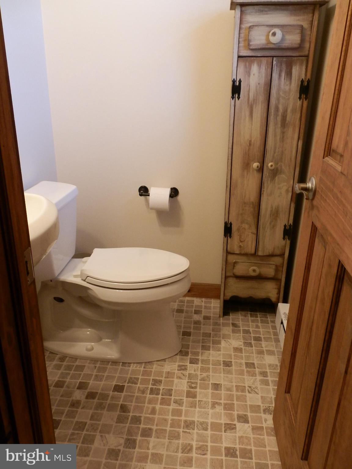 10 Georgia Road Pennsville, NJ 08070 - Photo 30 of 48 a bathroom with a toilet and a shower