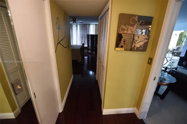 $2,400 | 3800 Oaks Clubhouse Drive, Unit 309, Pompano Beach, FL 33069