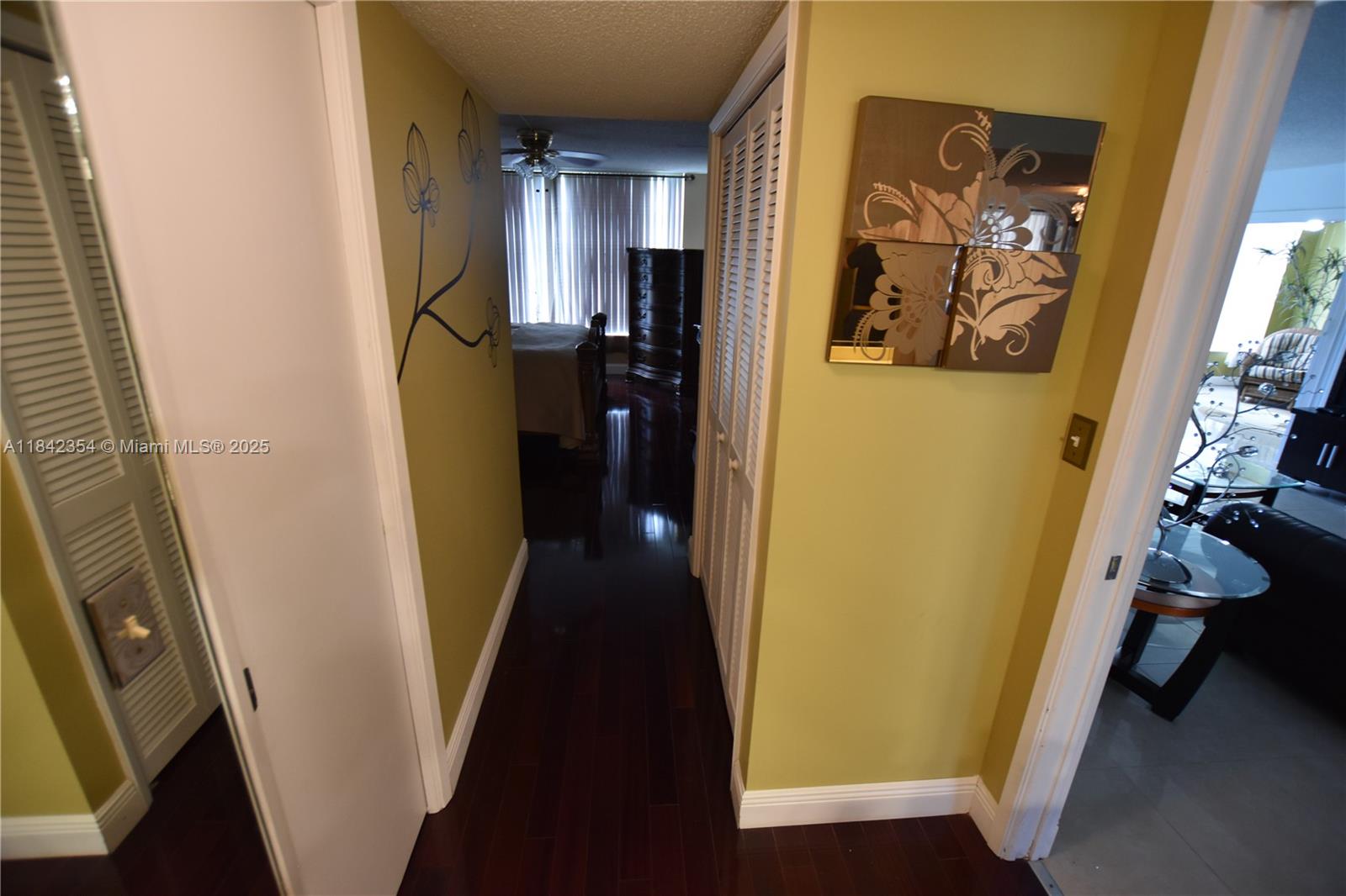 3800 Oaks Clubhouse Drive, Unit 309 Pompano Beach, FL 33069 - Photo 17 of 41