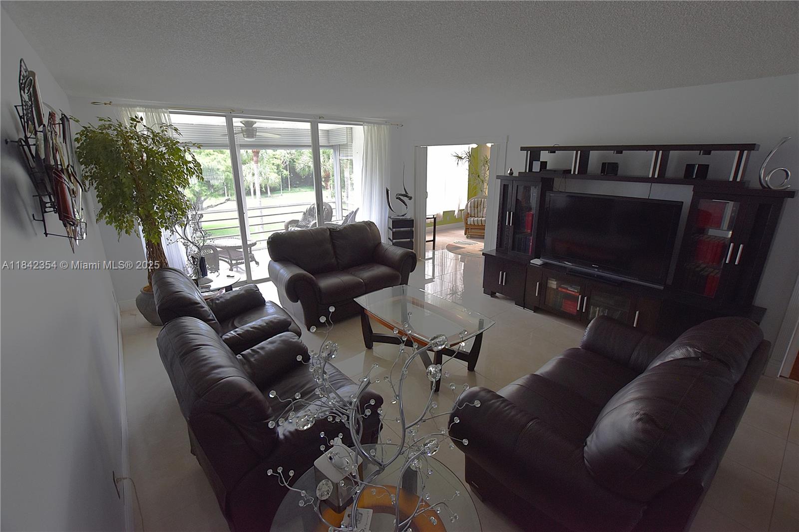 3800 Oaks Clubhouse Drive, Unit 309 Pompano Beach, FL 33069 - Photo 23 of 41