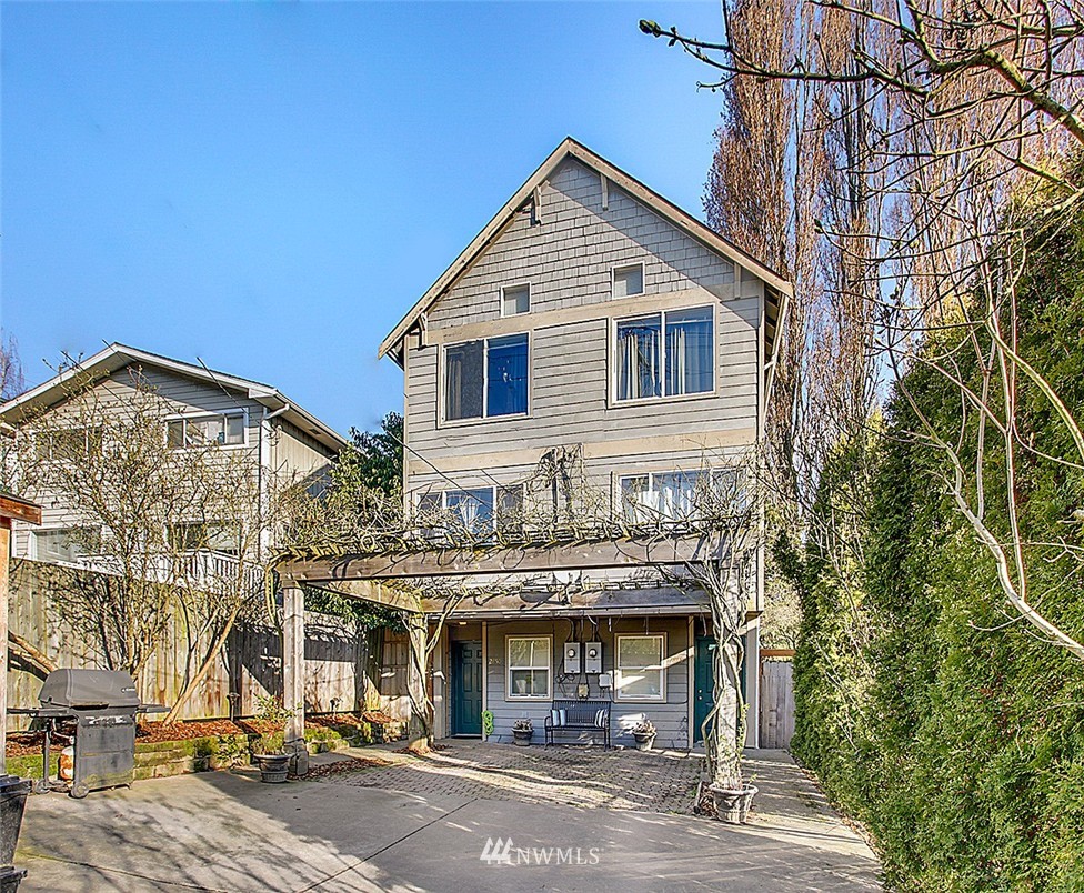2850 Southwest Genesee Street Seattle, WA 98126 - Photo 1 of 15 Gallery Image 1