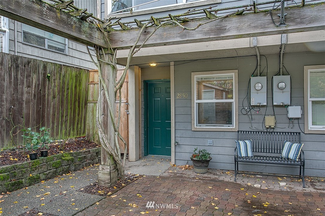 2850 Southwest Genesee Street Seattle, WA 98126 - Photo 2 of 15 Gallery Image 2