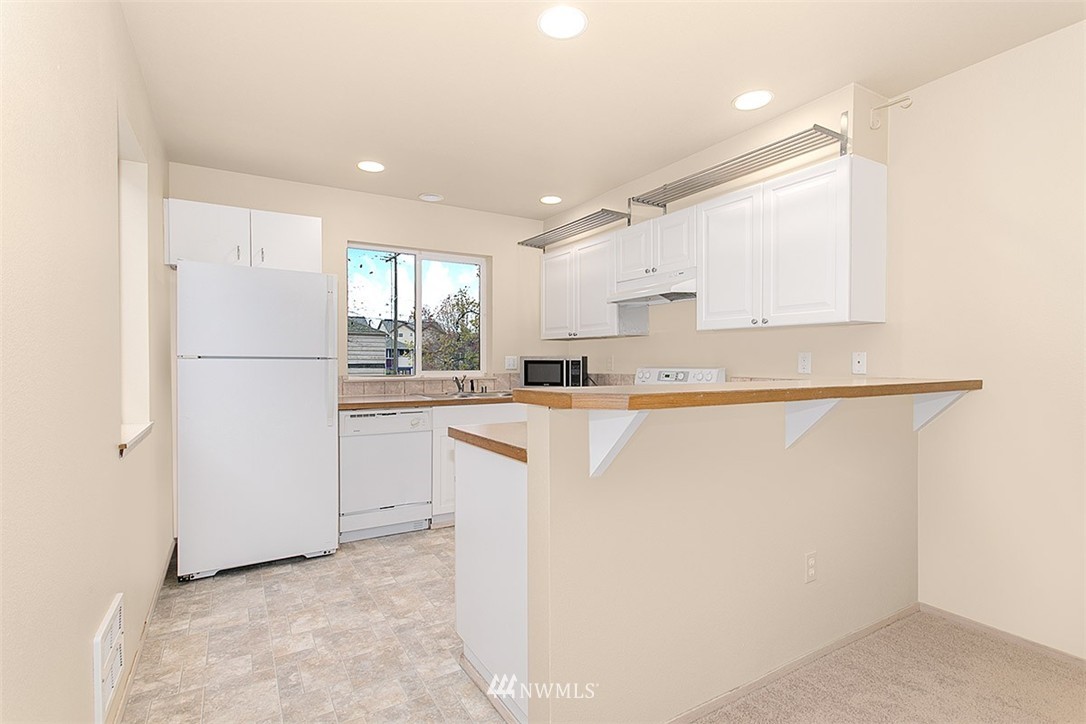 2850 Southwest Genesee Street Seattle, WA 98126 - Photo 4 of 15 Gallery Image 4