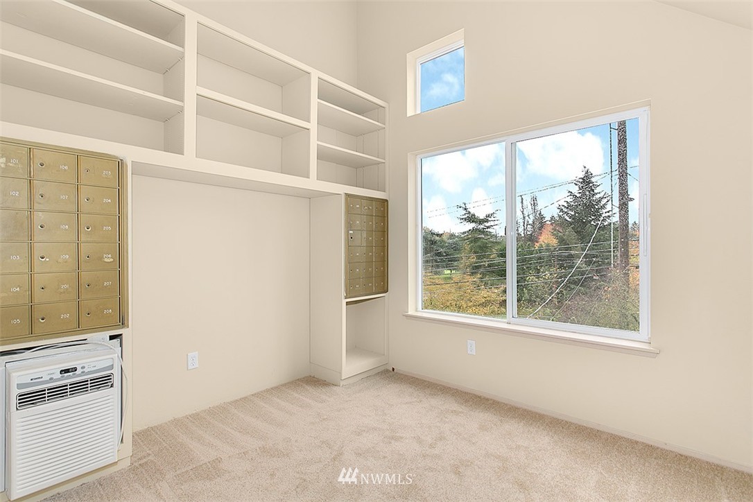 2850 Southwest Genesee Street Seattle, WA 98126 - Photo 9 of 15 Gallery Image 9