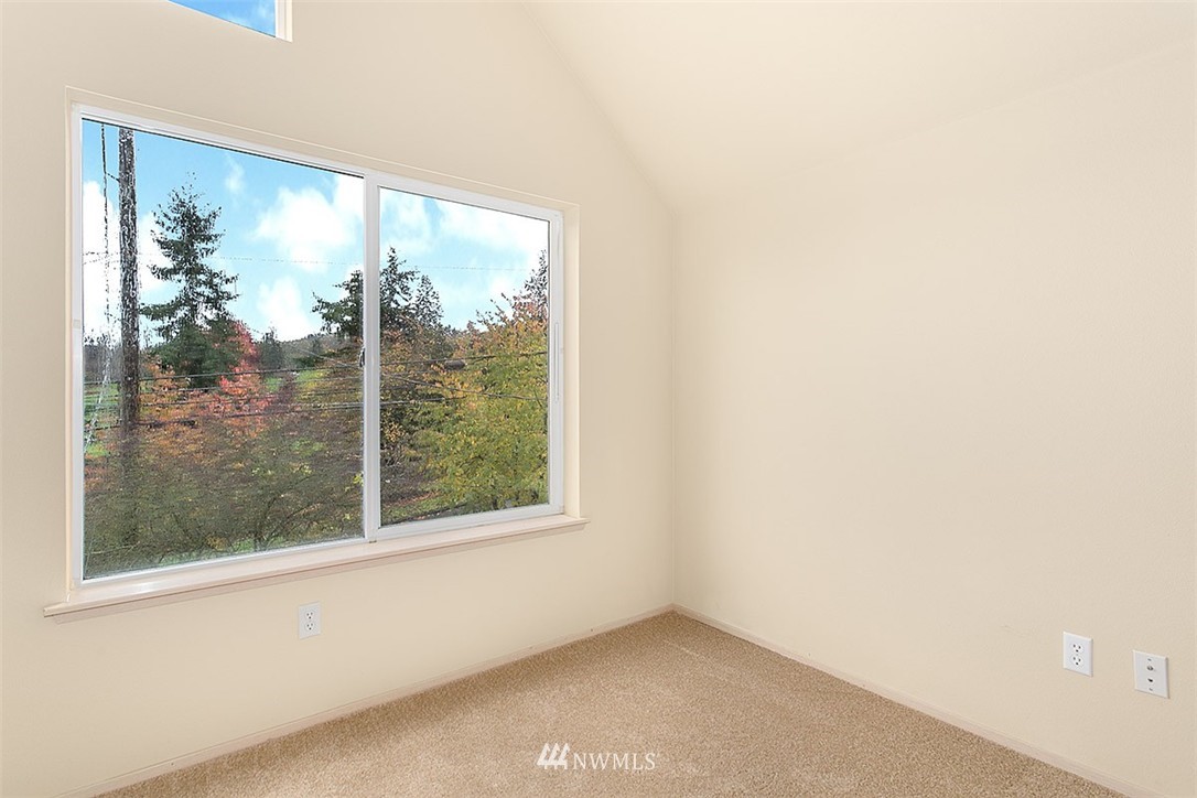2850 Southwest Genesee Street Seattle, WA 98126 - Photo 10 of 15 Gallery Image 10