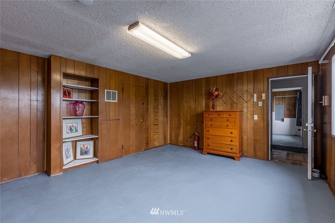 6124 Larimer Road Everett, WA 98208 - Photo 12 of 36